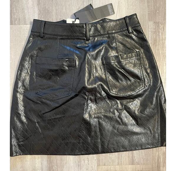 NWT Peacebird quilted black faux leather mini skirt size M *CHECK MEASUREMENTS* - Picture 15 of 15